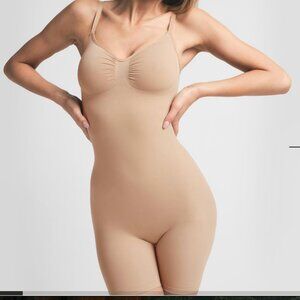 NWOT Skims Seamless Sculpt Strong Sup Mid Thigh Bodysuit Sienna size Large